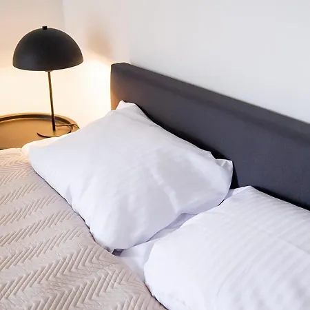 Platinum Free Parking Apartment